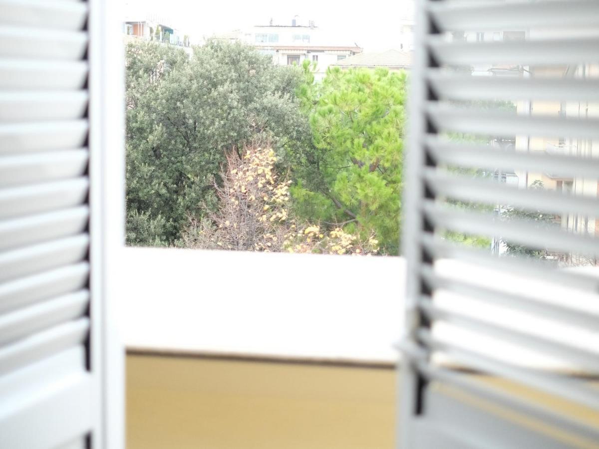 Oasi 83 Hotell San Benedetto del Tronto Exteriör bild