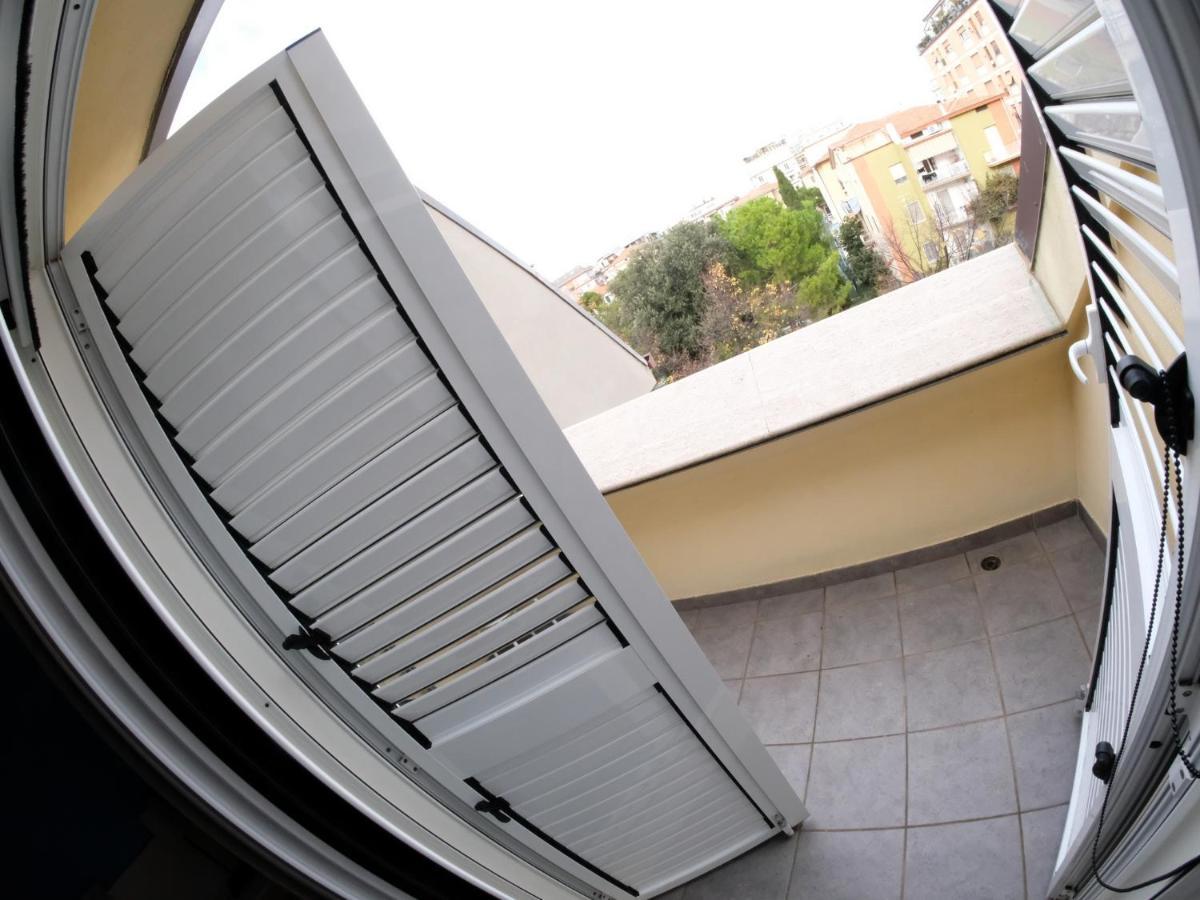 Oasi 83 Hotell San Benedetto del Tronto Exteriör bild