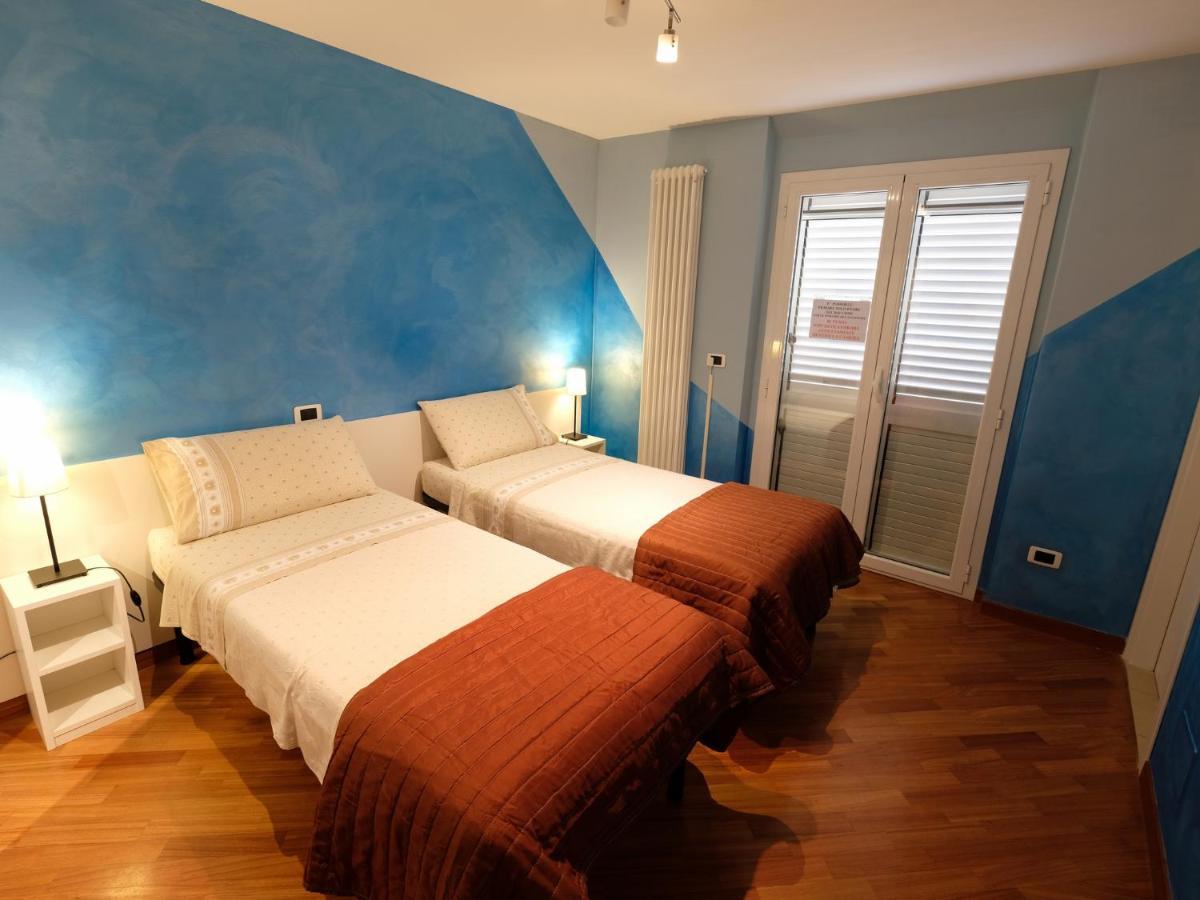 Oasi 83 Hotell San Benedetto del Tronto Exteriör bild