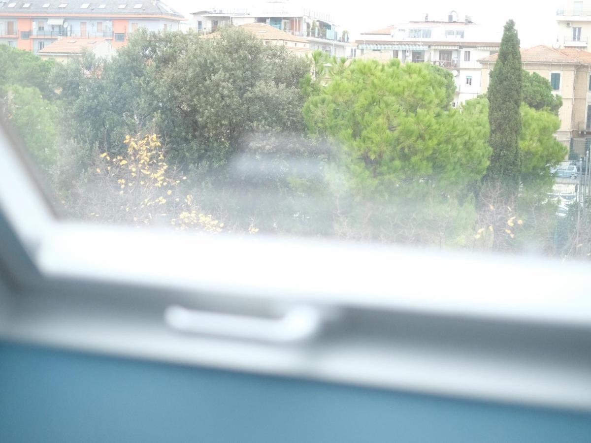 Oasi 83 Hotell San Benedetto del Tronto Exteriör bild